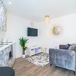 Sheffield City Apartment Retreat