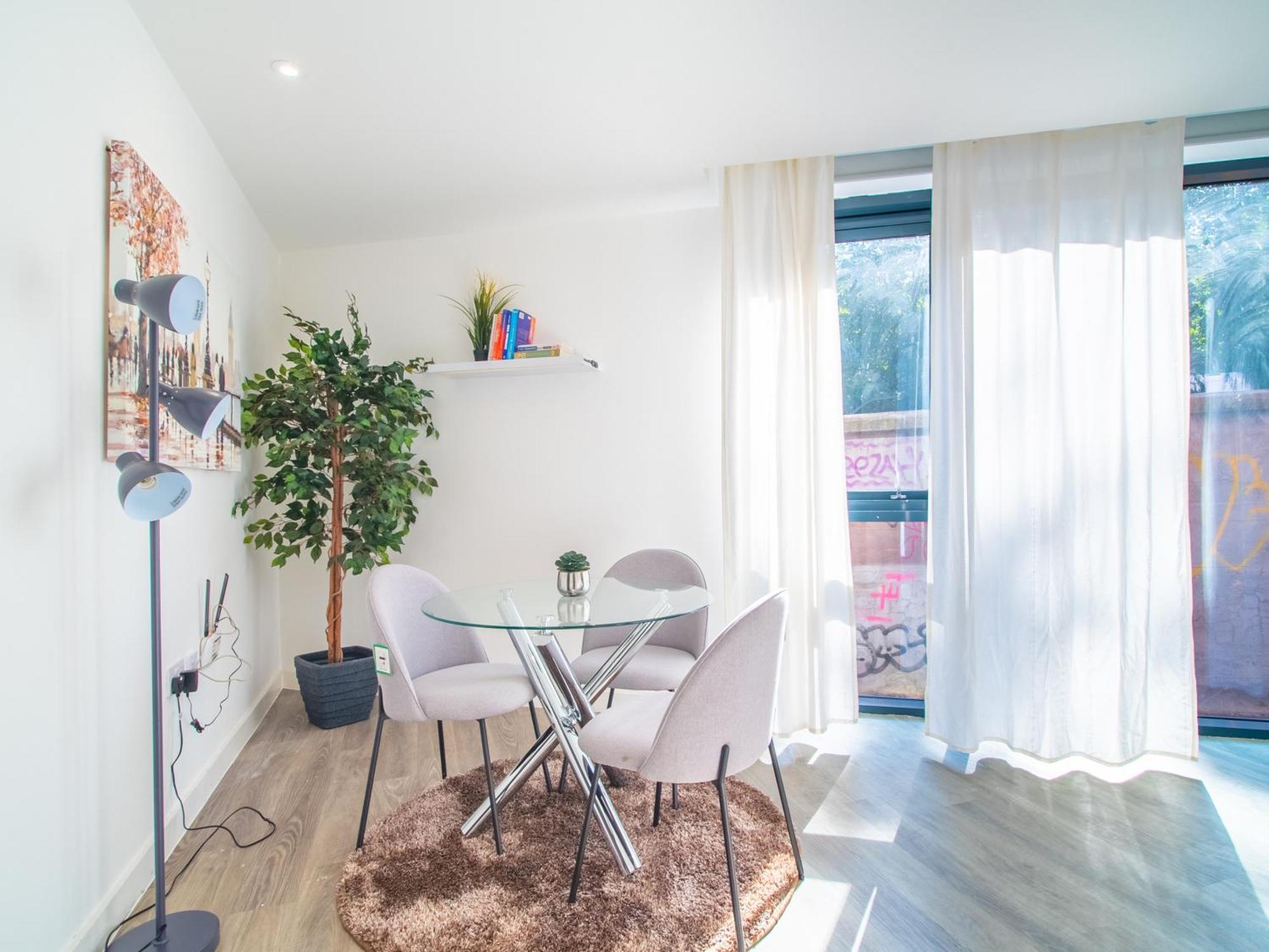 Retreat Apartment *